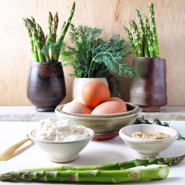 Ian's cup (left), Troy's Wood Fired Cup (middle), Deb's Pots Wood Fired cup (right), Deb's white bowl (left), Troy's Wood Fired Bowl, right.